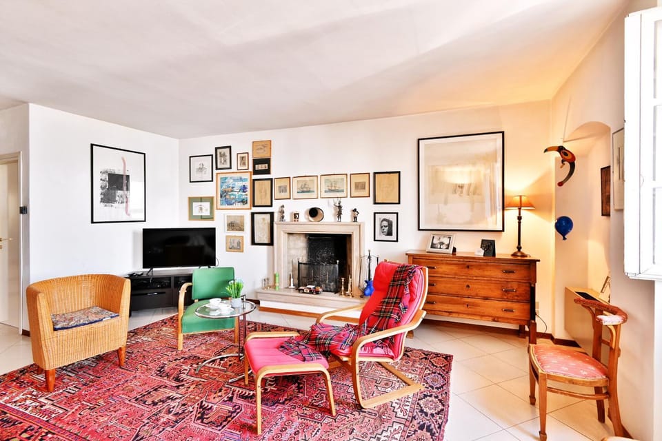 Communal lounge/ TV room, Living room