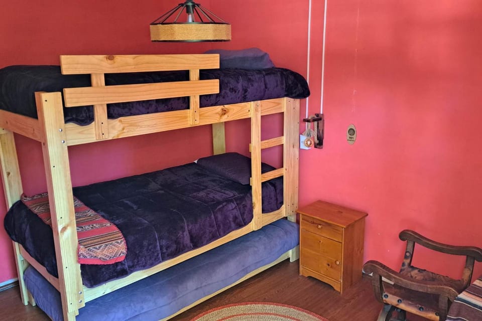 Bedroom, bunk bed