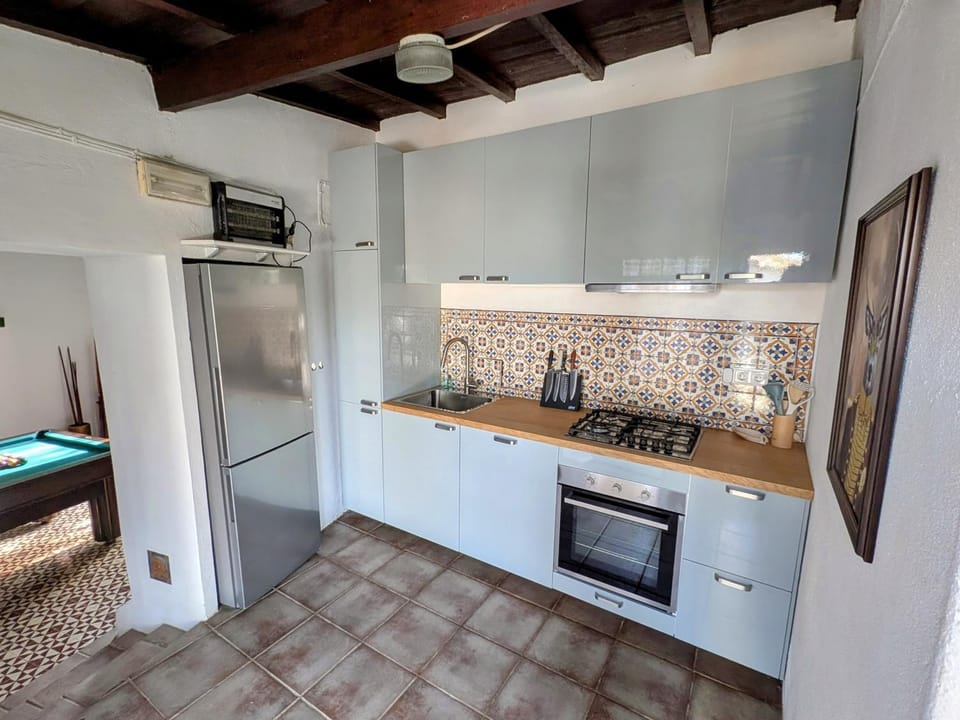 Kitchen or kitchenette, Kitchen or kitchenette, dishwasher, oven, stove, kitchen