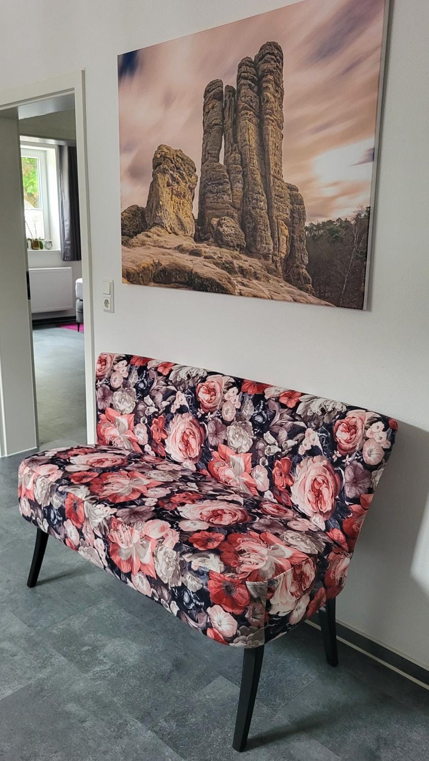 Decorative detail, Seating area