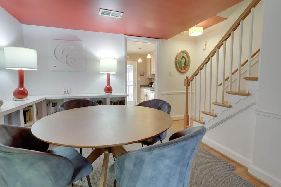 Sojourn Only 8 Blocks to Capitol and Private Patios House in Capitol Hill
