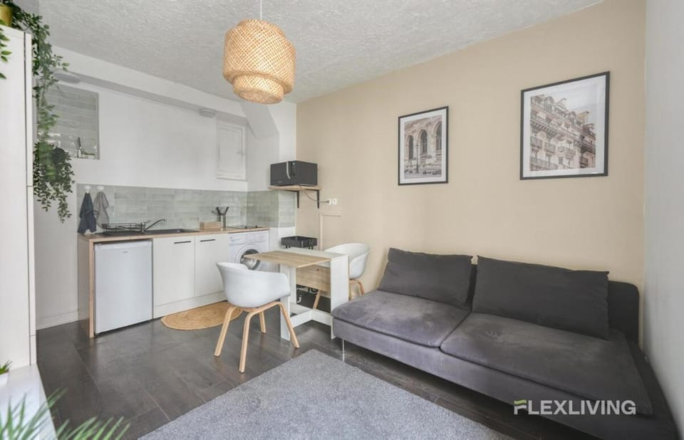 Immeuble Mademoiselle Apartment in Paris