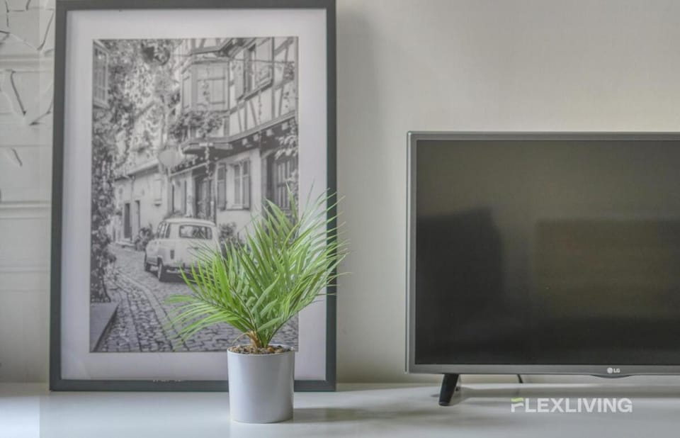 Immeuble Mademoiselle Apartment in Paris