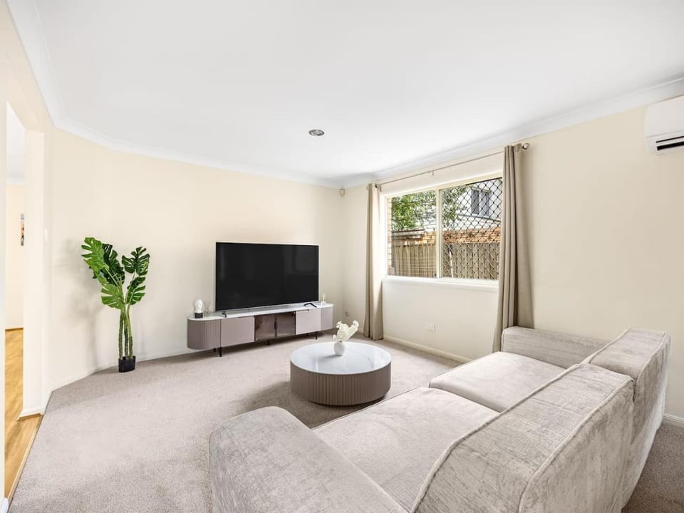Ocean View From Balcony 5BR Home with Pool at Redcliffe House in Brisbane