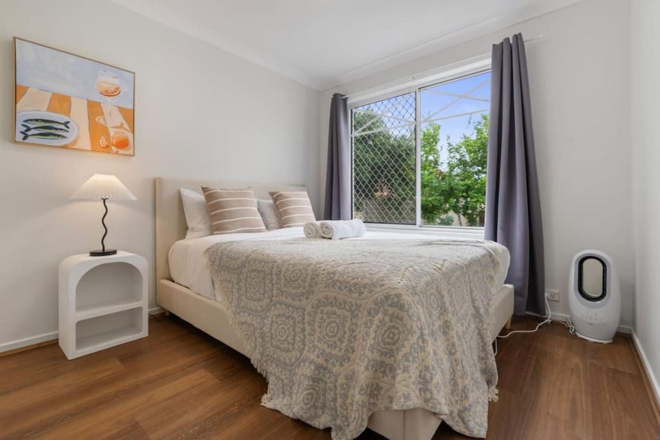 Peaceful and Convenient 4BR Family Modern Retreat House in Brisbane