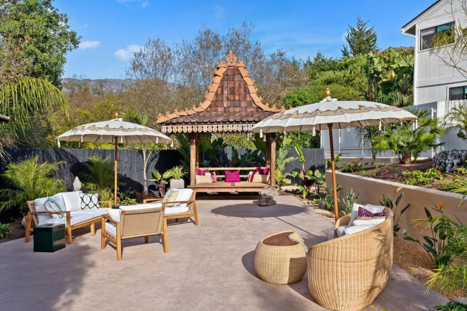 Property building, Garden, Garden view