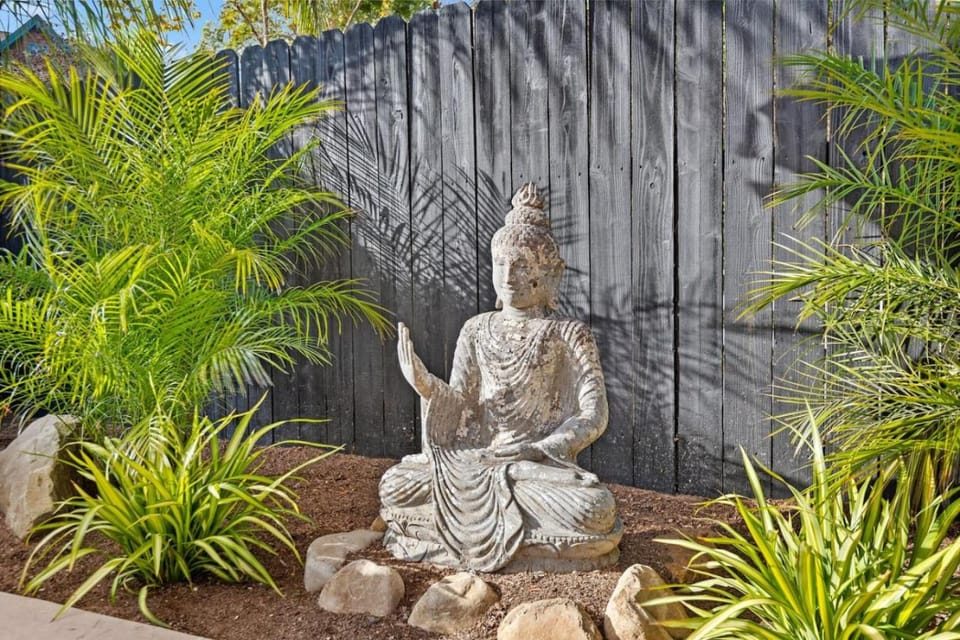 Day, Garden