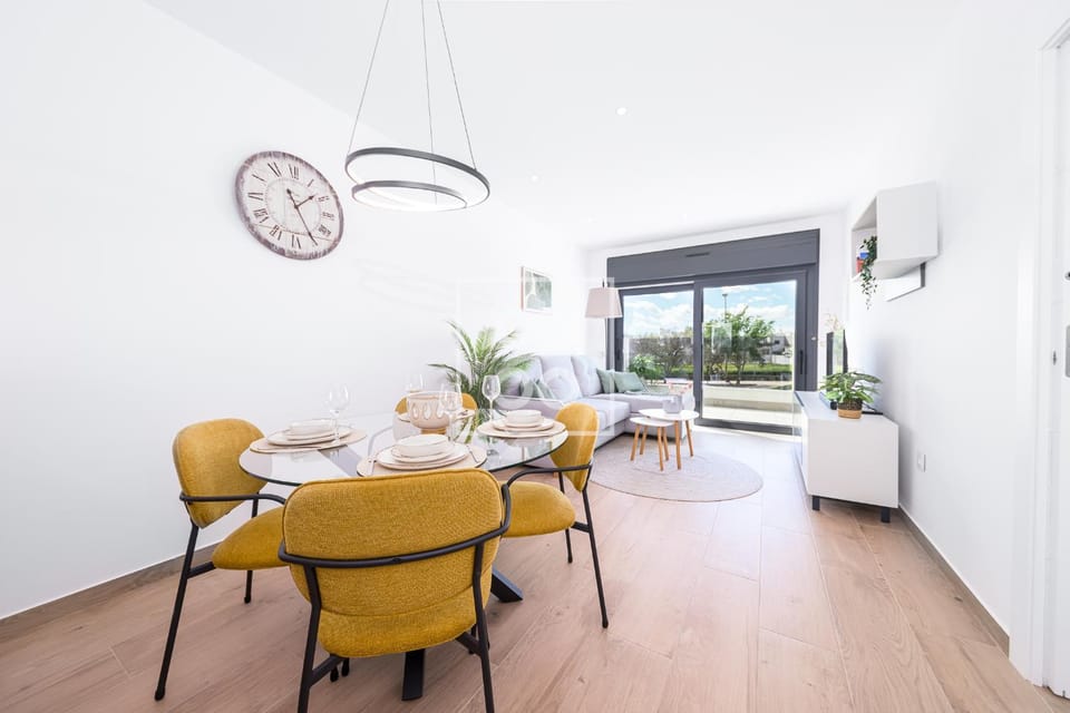 Seating area, Dining area