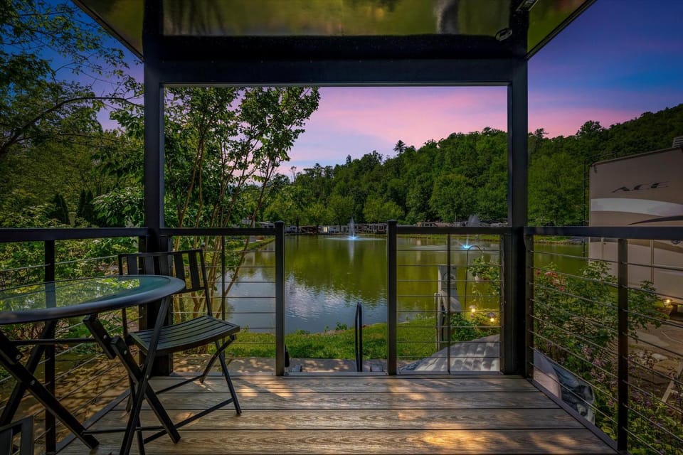 Patio, Lake view