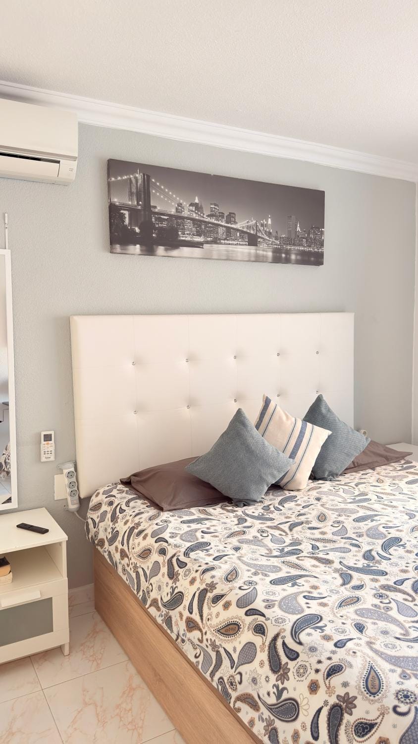 Bed, Bedroom, air conditioner
