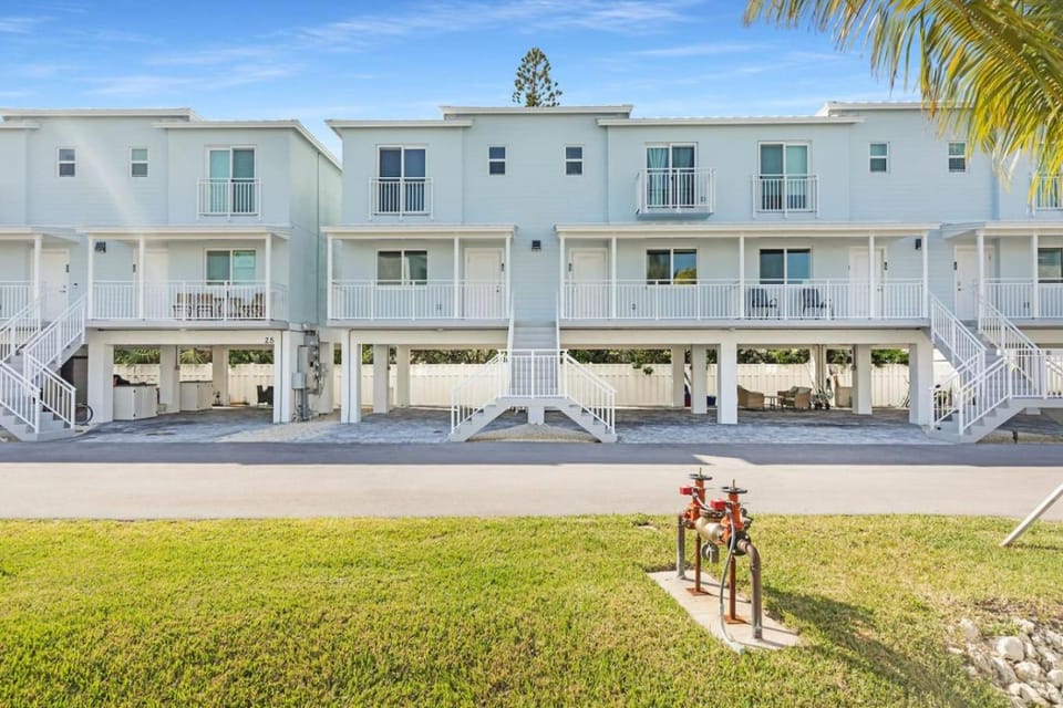 Ocean Isles Pelican Palace House in Marathon