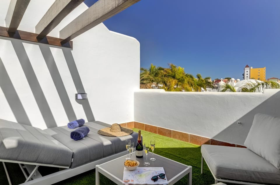 Day, Balcony/Terrace, sunbed