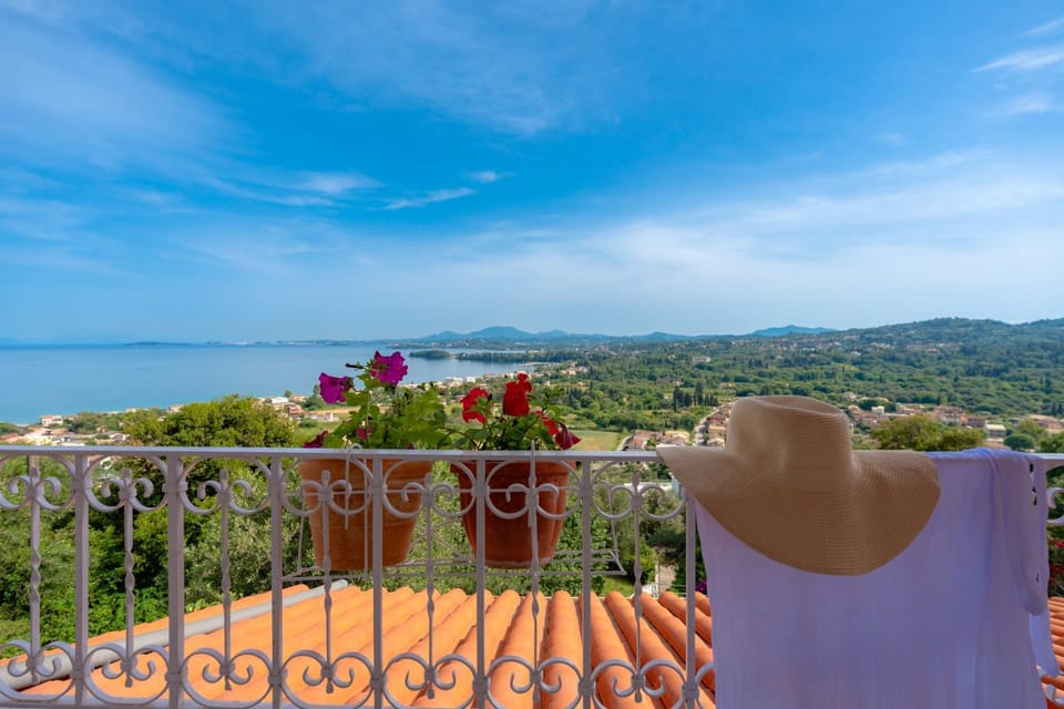 View (from property/room), Balcony/Terrace, Mountain view, Sea view