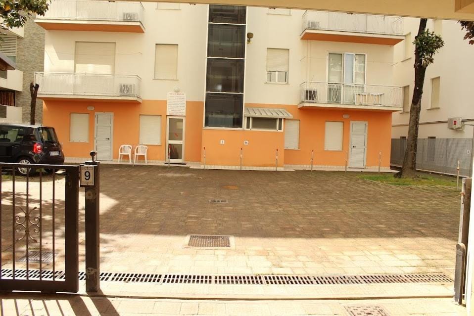 Property building, Day, Parking