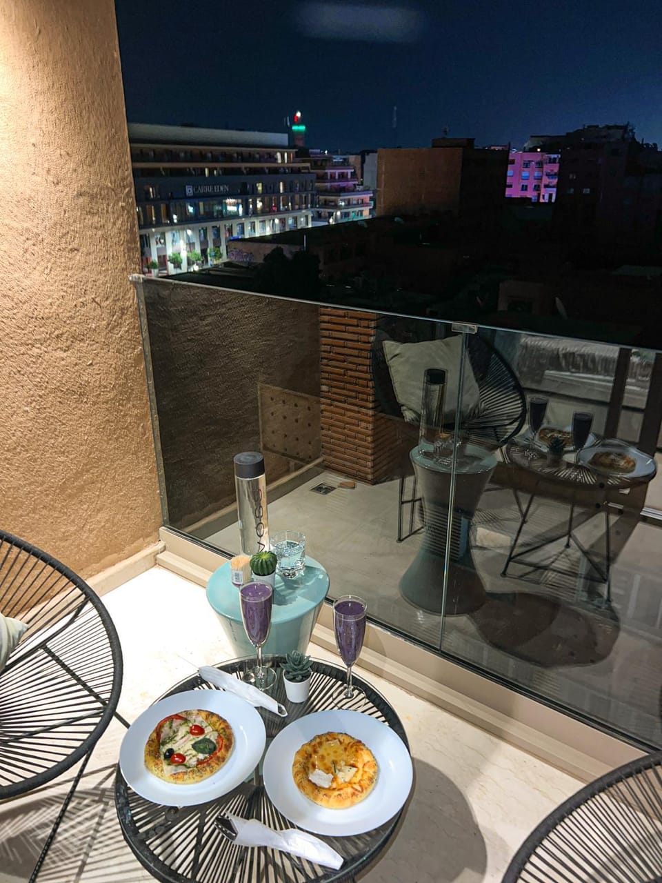 Balcony/Terrace, Food and drinks, City view