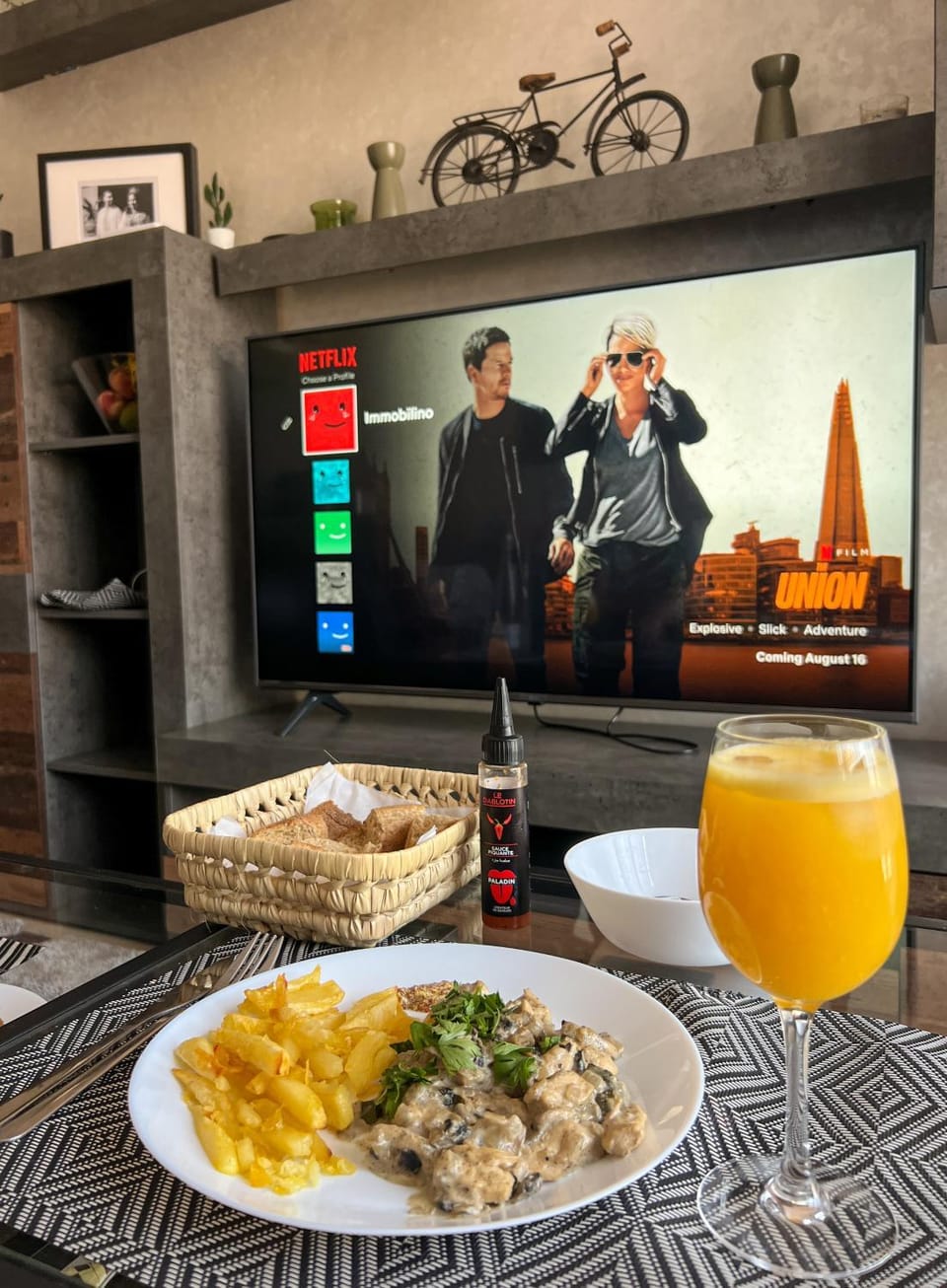 TV and multimedia, Coffee/tea facilities, Food