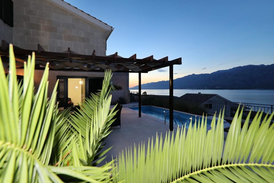 Mediterranean villa with pool, beach, panoramic view - by TRAVELER tourist agency Krk - ID 2509 Villa in Zadar County