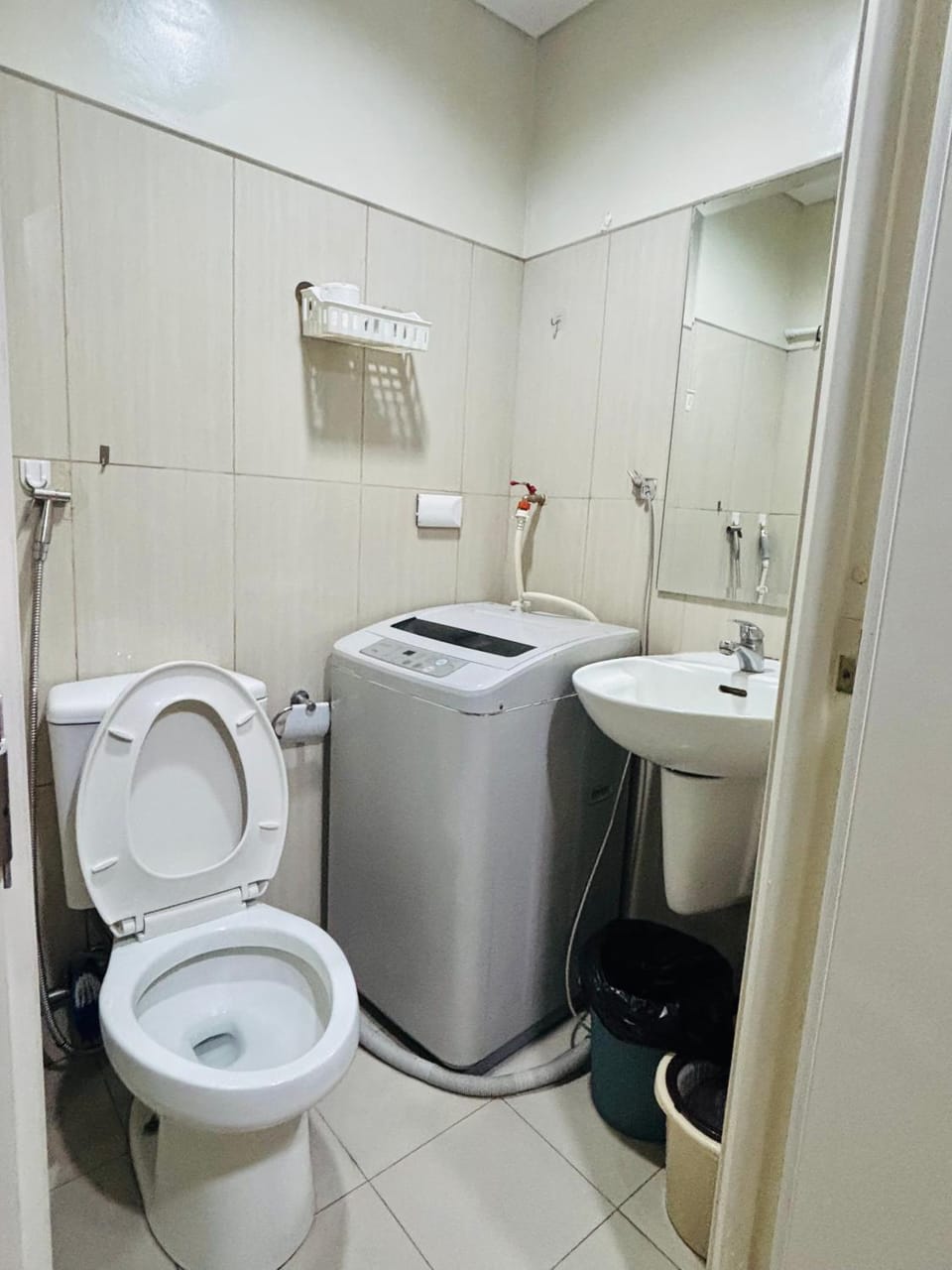 Shower, Toilet, Bathroom, bidet, washing machine, dryer