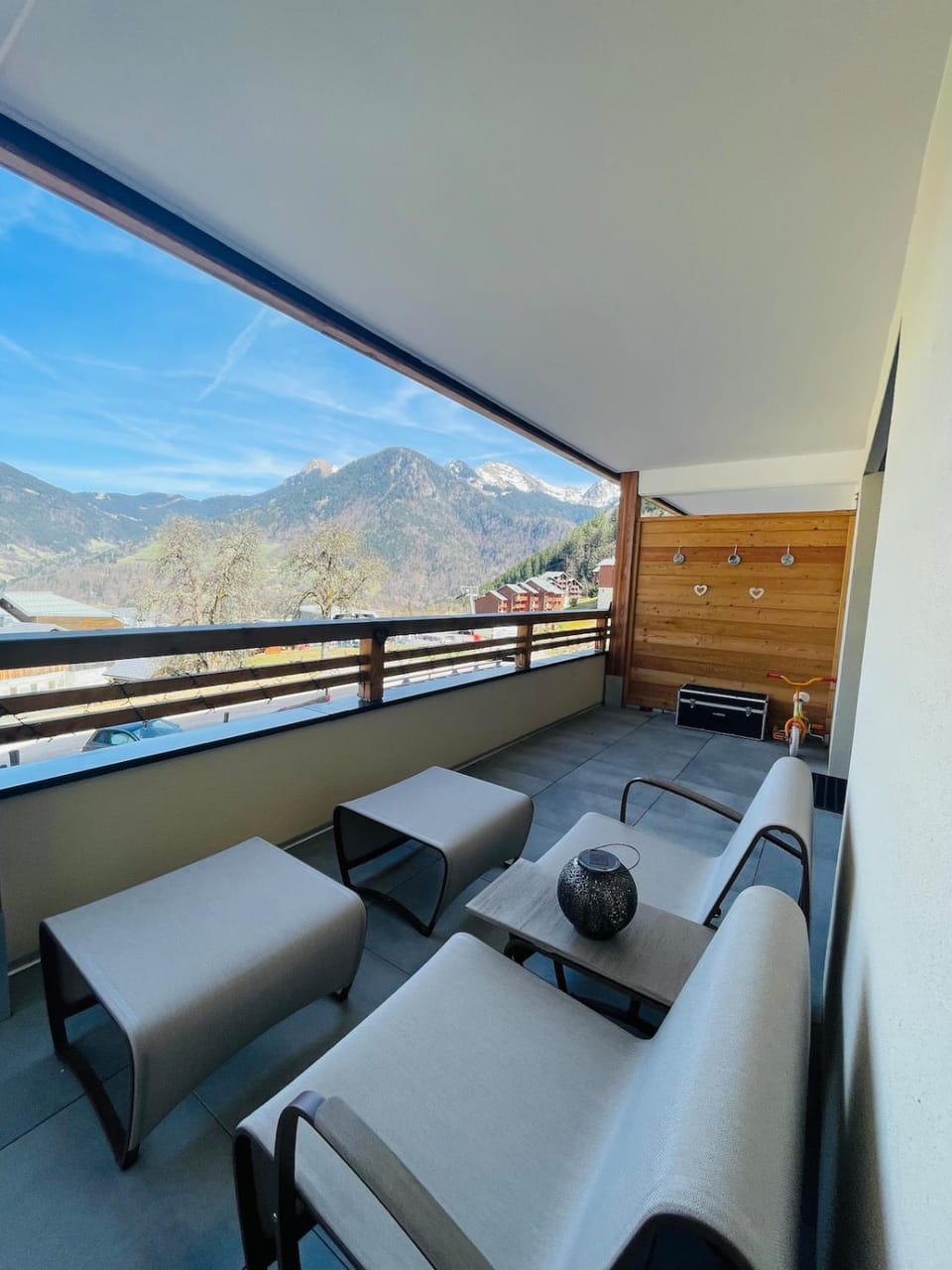 View (from property/room), Balcony/Terrace, Mountain view