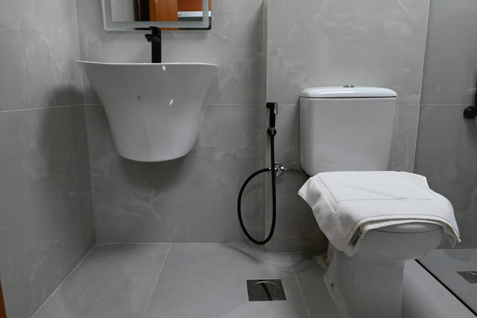 Upgraded l Stunning Studio in Dubai Marina Sleeps 4 Apartment in Dubai