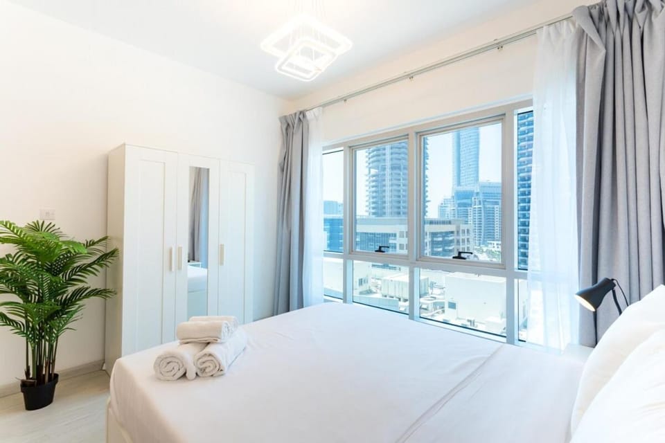 Upgraded l Stunning Studio in Dubai Marina Sleeps 4 Apartment in Dubai