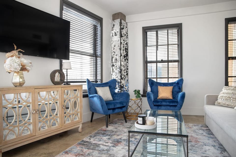 TV and multimedia, Living room, Seating area