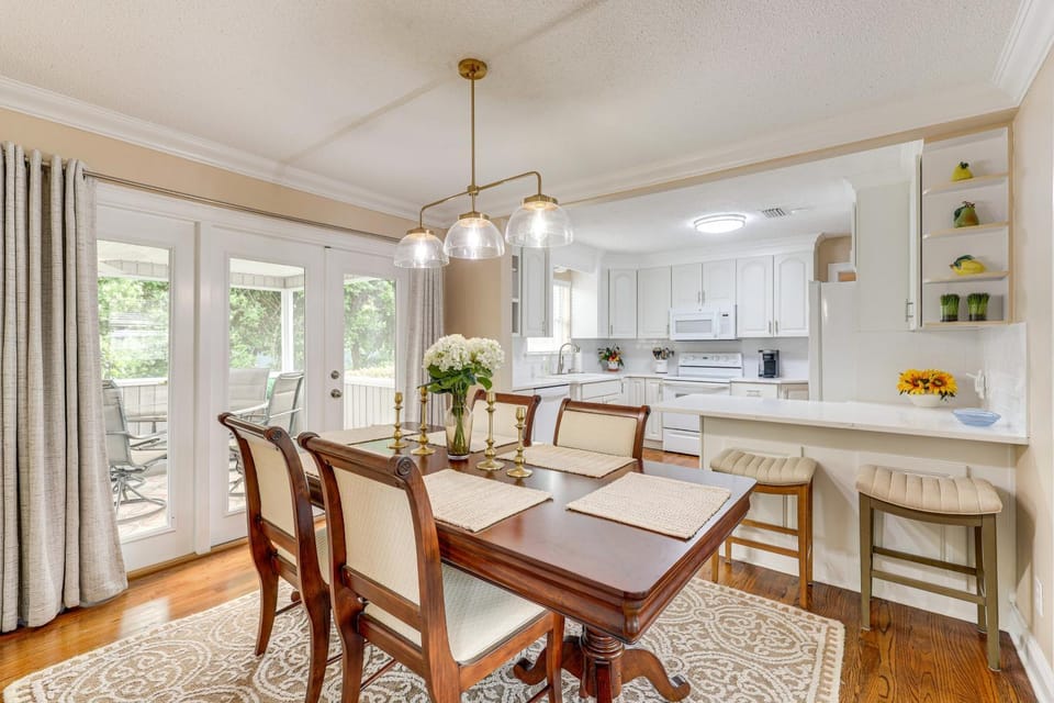 Family Home 5 Mi to Riverwalk & Jaguars Games! House in Jacksonville
