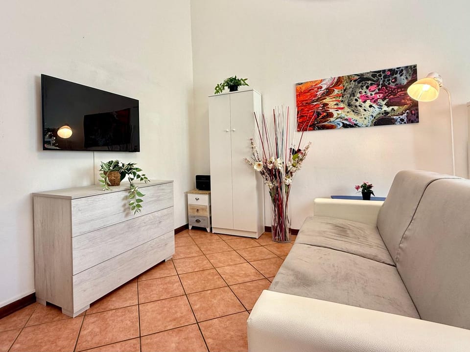 Communal lounge/ TV room, Living room, Seating area