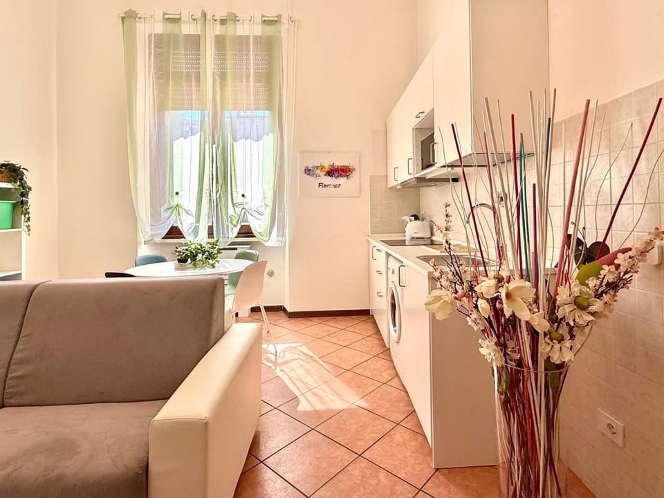 Kitchen or kitchenette, Living room, Seating area