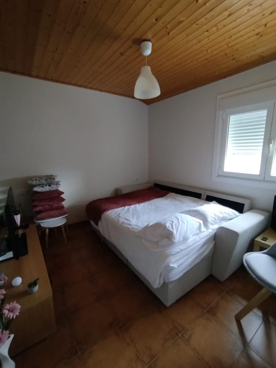 Bed, Living room