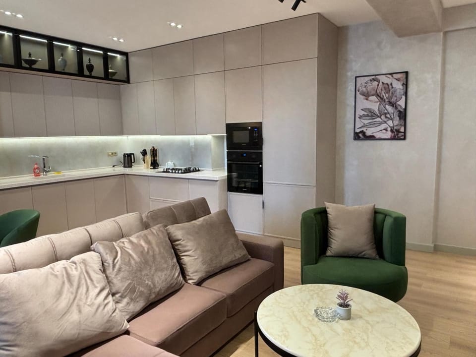 Kitchen or kitchenette, Living room, Seating area