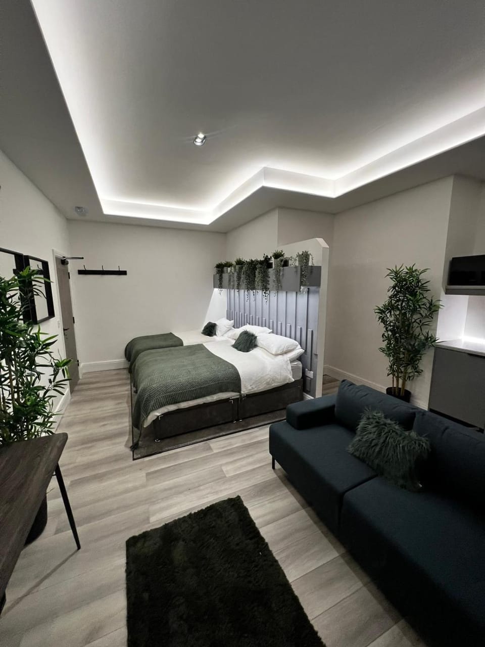 ResiLets - Mood Studio 4 - Town centre studio room with en-suite Apartment in England