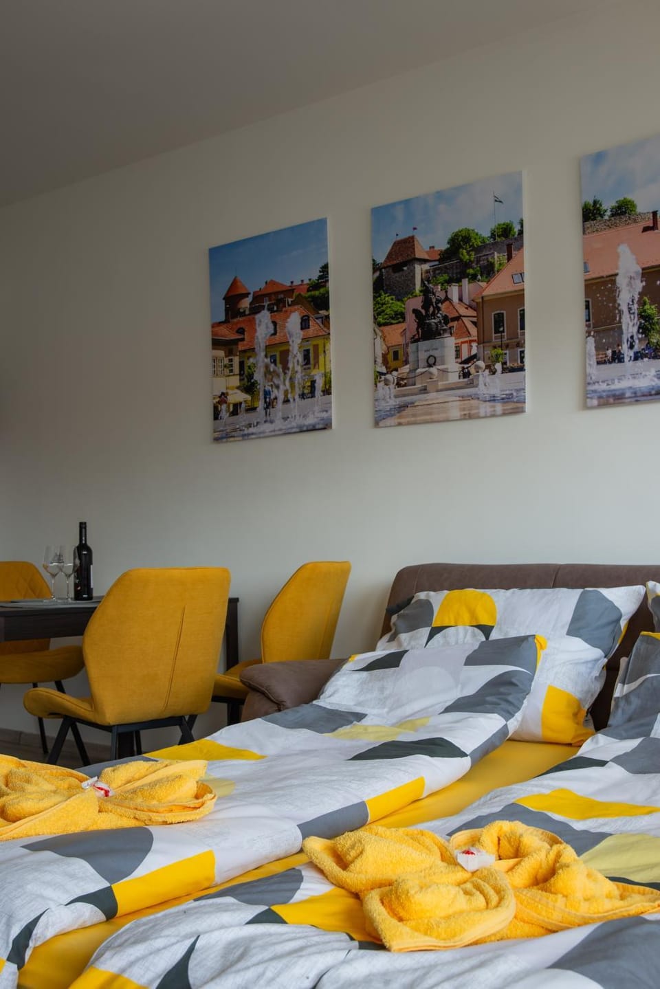 Bed, Living room