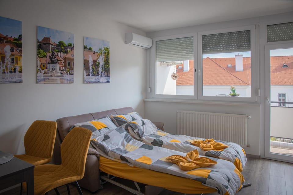 Living room, air conditioner