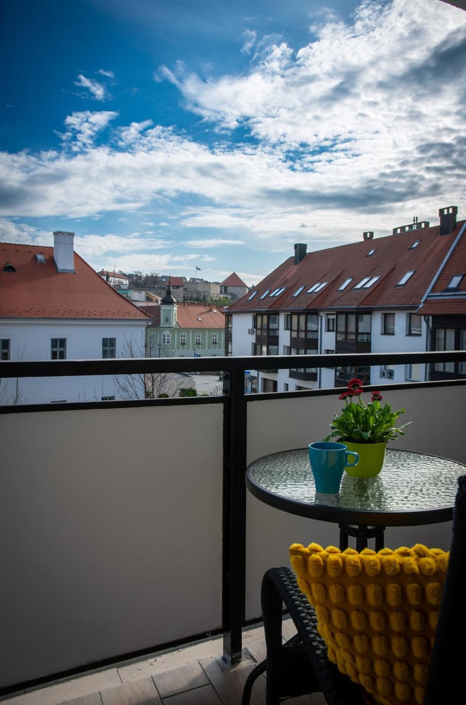 View (from property/room), Balcony/Terrace, City view