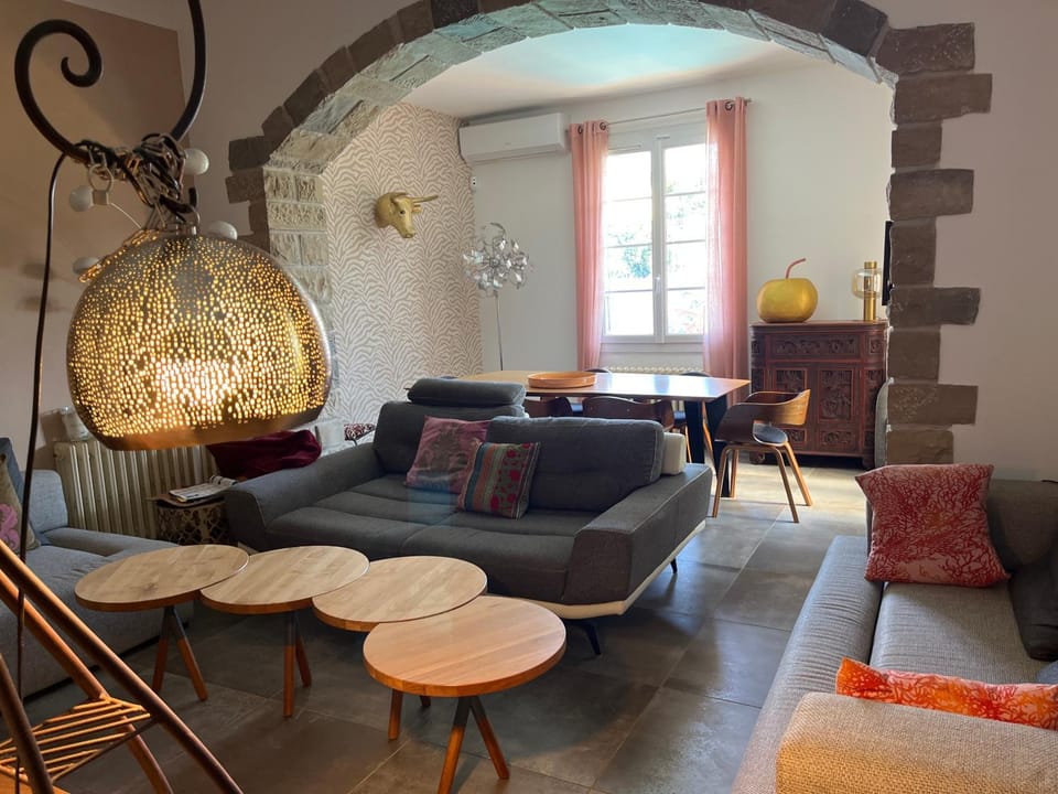 Maison Méditerranéenne proche du cœur de ville, avec piscine Villa in Toulon
