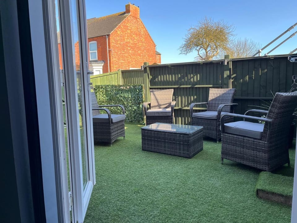 Patio, Garden, Balcony/Terrace