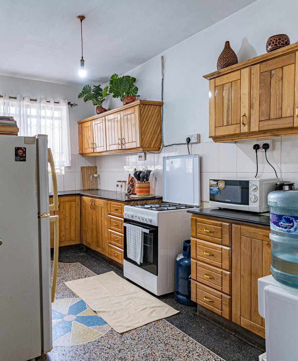 Kitchen or kitchenette, dishwasher, oven, pet friendly