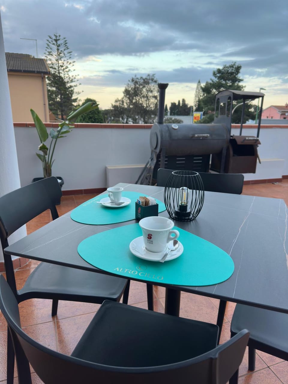 Patio, Day, Coffee/tea facilities, View (from property/room), Balcony/Terrace, Living room, Seating area, Dining area