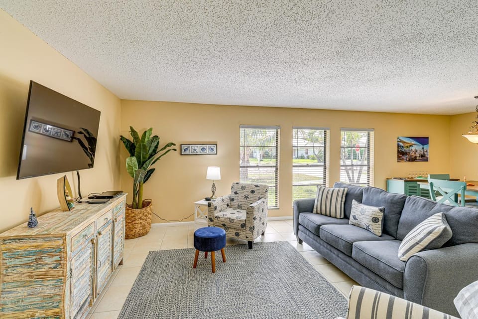 1 Mi to Dtwn Stuart: Bright Home w/ Pool & Spa! House in Stuart