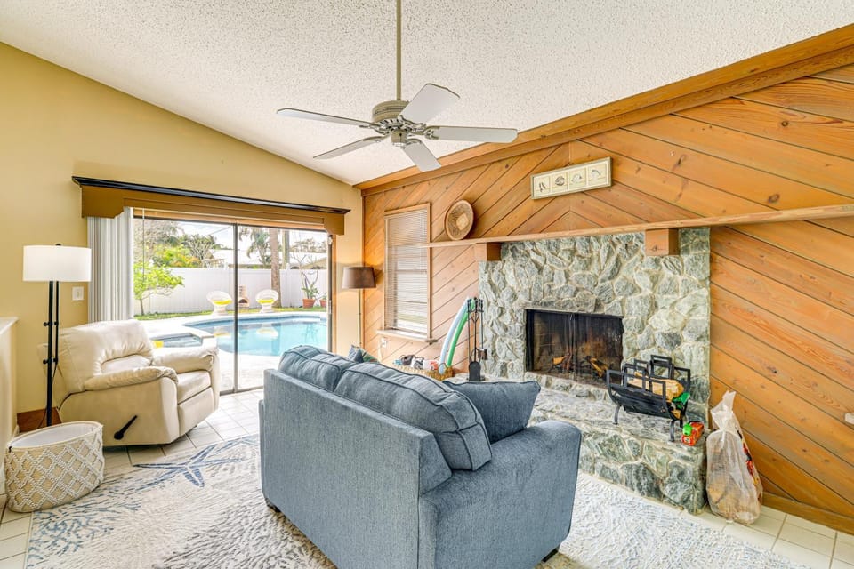 1 Mi to Dtwn Stuart: Bright Home w/ Pool & Spa! House in Stuart
