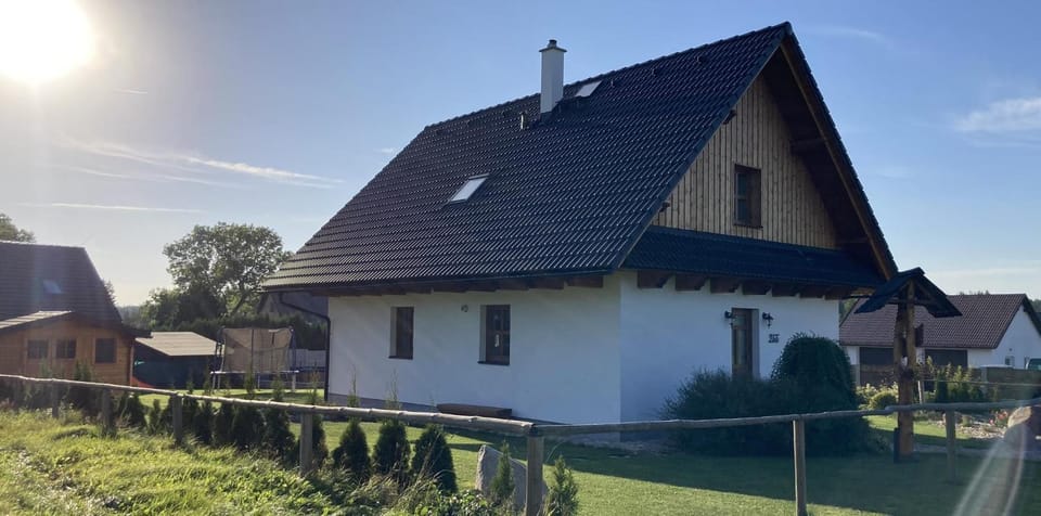 Chalupa pod Volákovým kopcem House in Czechia