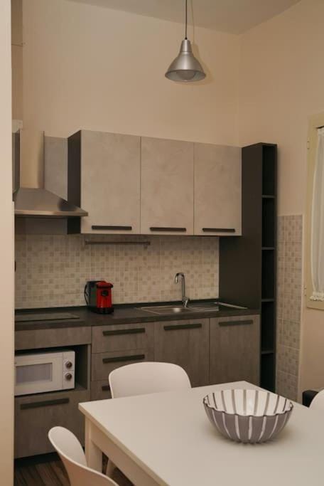 Kitchen or kitchenette, Dining area, stove