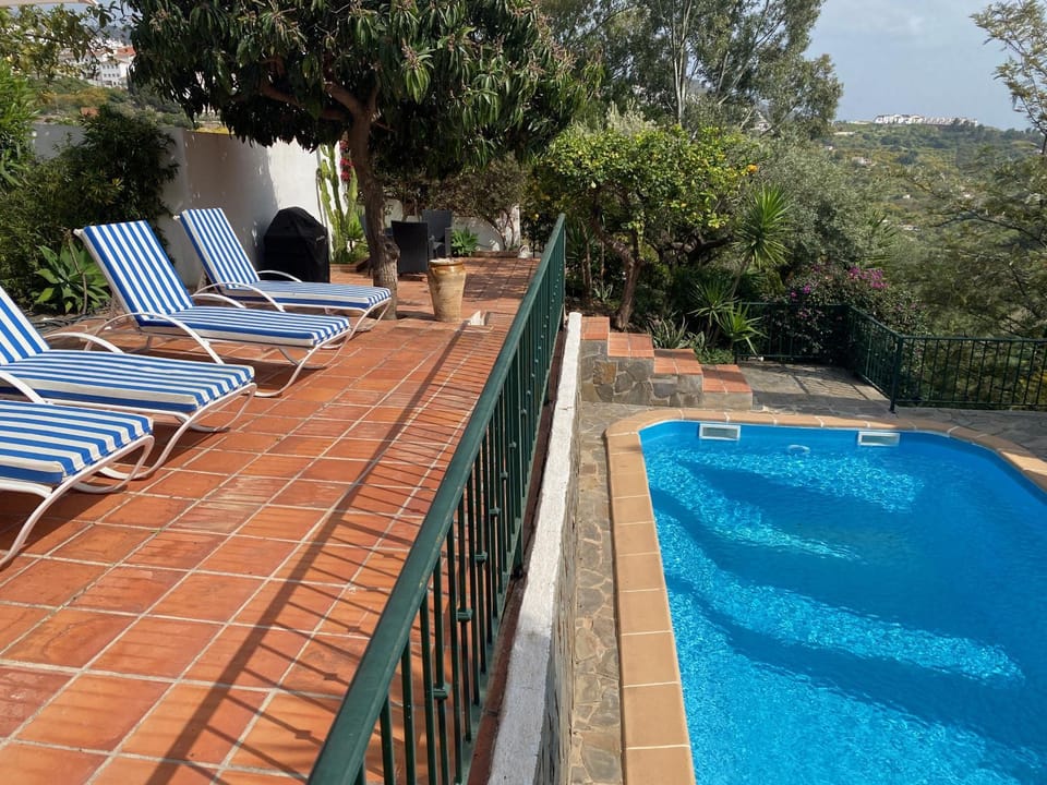 Pool view, Swimming pool, sunbed