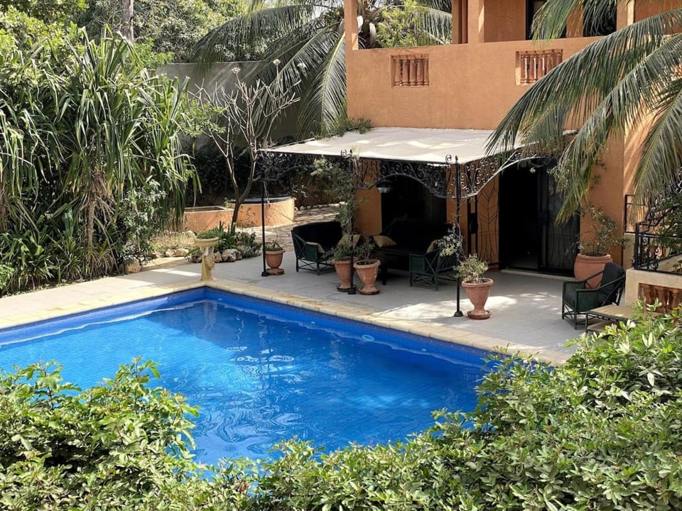 Swimming pool, Swimming pool