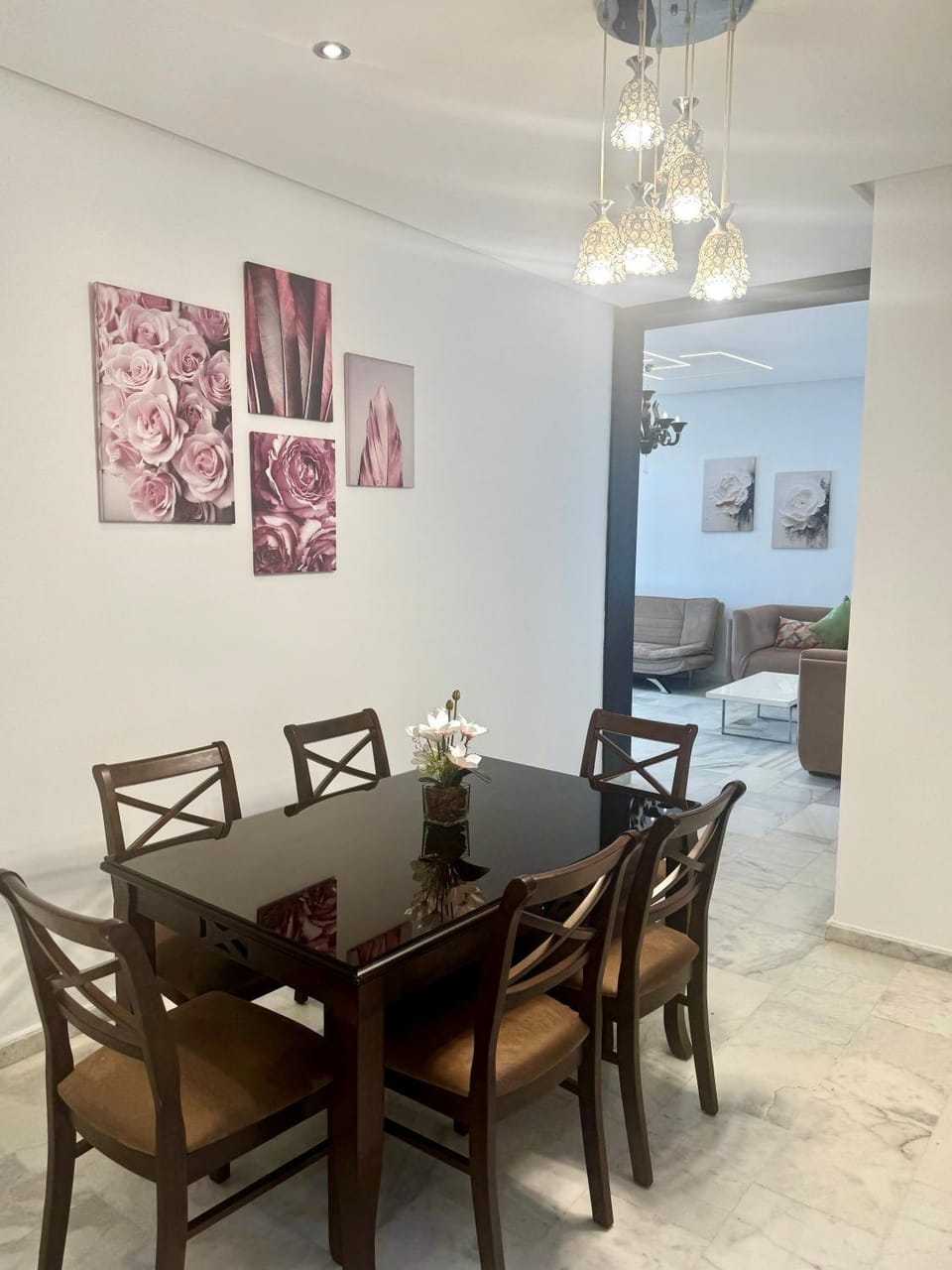 Luxueux appartement centre ville wifi 200 Mo illimité ! Apartment in Fes