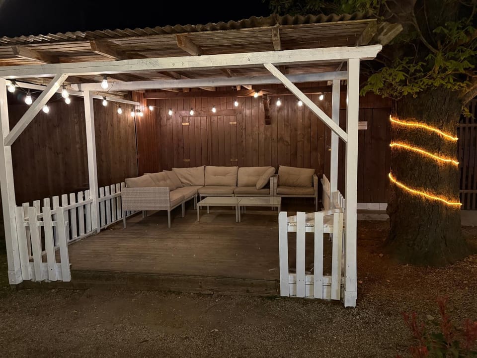 Patio, Internal: Not applicable to any particular room