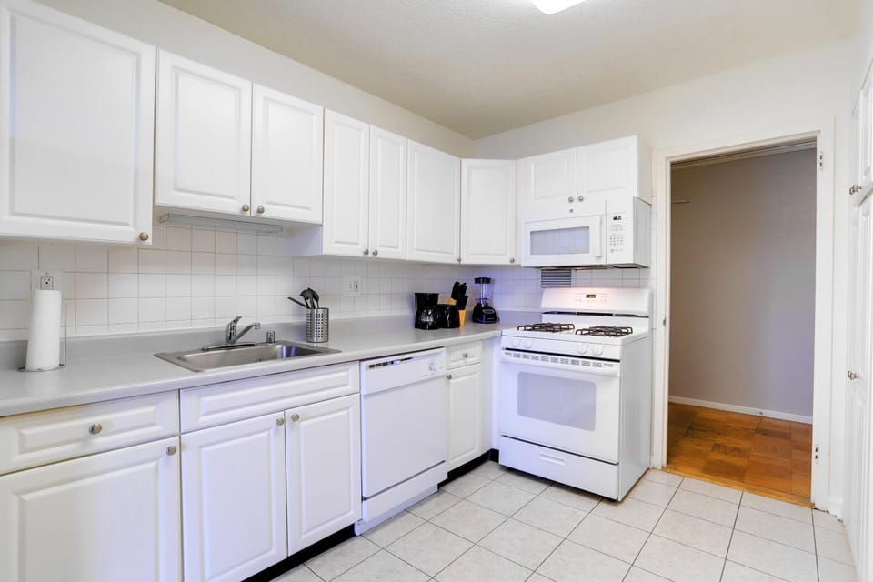 dishwasher, microwave, oven, stove, toaster, kitchen