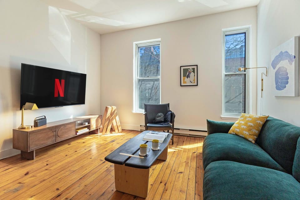 The Slant - Trendy Spot in the Heart of Montreal Apartment in Montreal