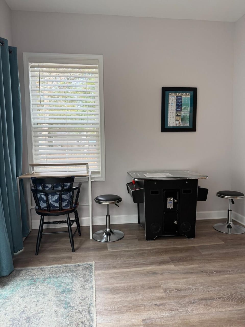 Charming beach home, fenced yard, sleep 8, pets ok House in North Myrtle Beach